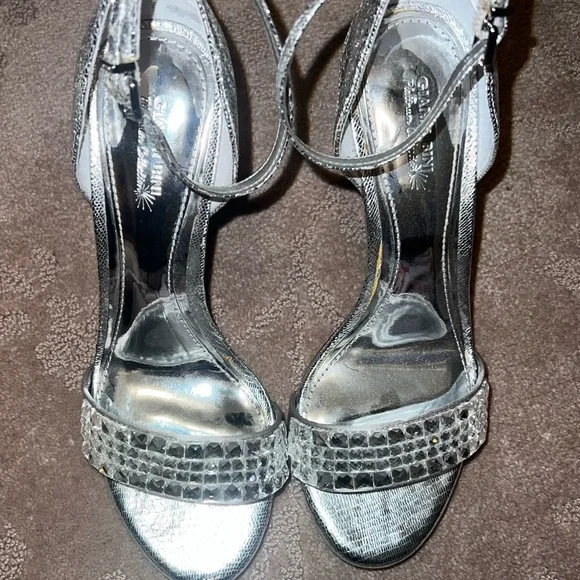 Gianni Bini Silver Heels size 7 - Picture 2 of 7